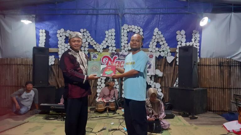Penyerahan Perlengkapan Ibadah Dari LSBO