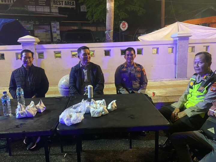 Kapolda DIY Irjen Suwondo Nainggolan (Jaket Hitam Tengah)