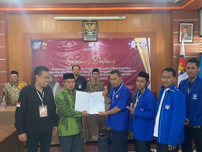 DPD PAN Gunungkidul Mendaftarkan Bacaleg
