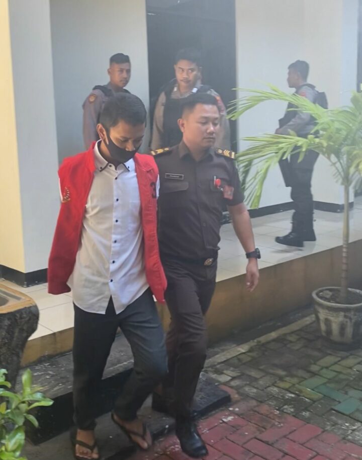 Eko Ronggo Warsito (salah Satu Terdakwa) Diamankan