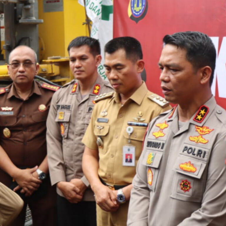 Kapolda DIY Irjen Suwondo Nainggolan (paling Kanan)