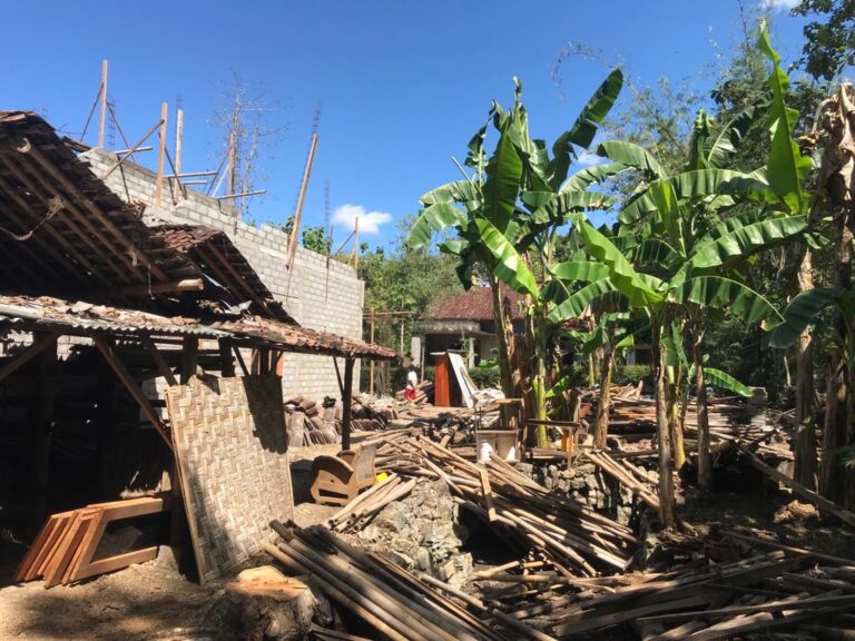 Lokasi Rumah Roboh