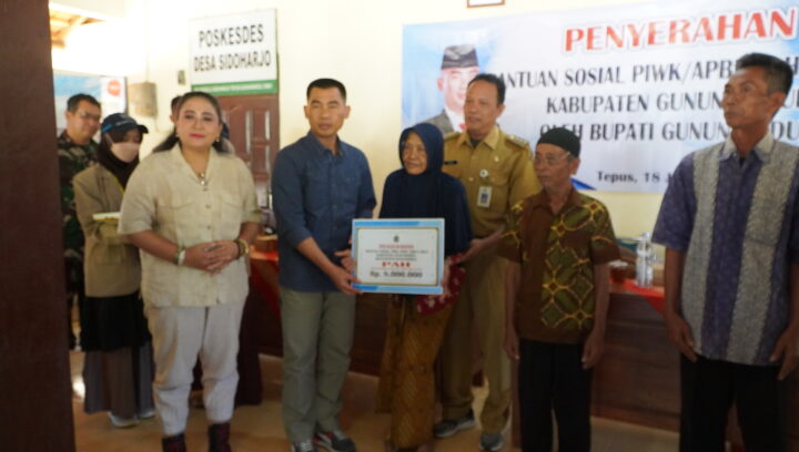 Pemberian Bantuan PIWK