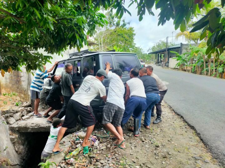 Mobil Laka Lantas Tunggal