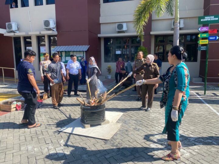 Pemusnahan Barang Bukti Kejahatan