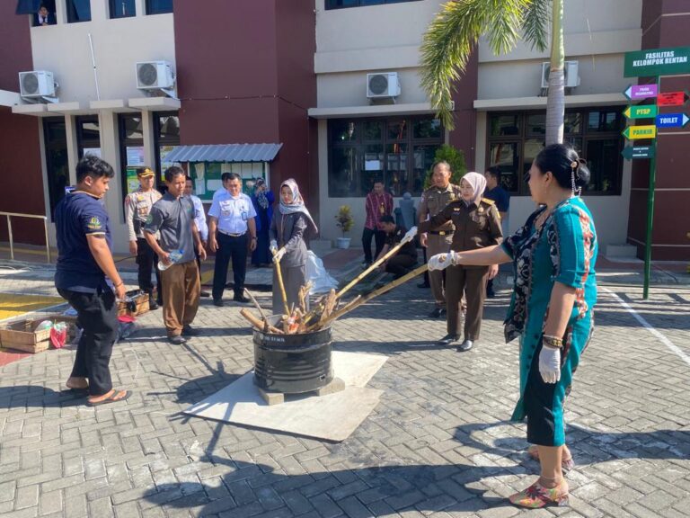 Pemusnahan Barang Bukti Kejahatan