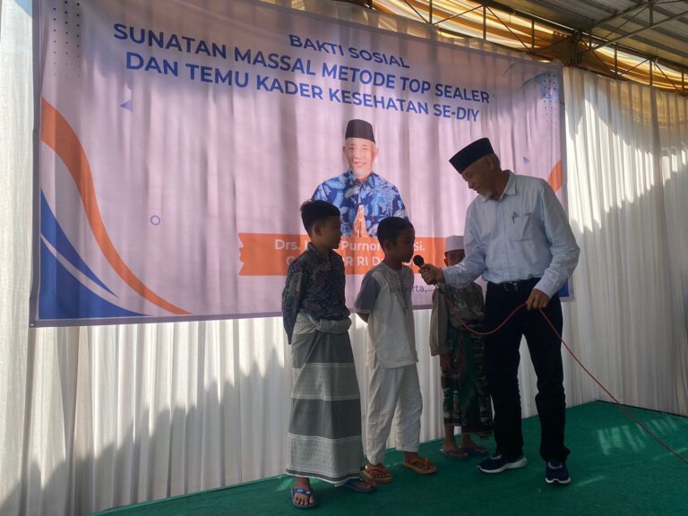 Sri Purnomo Baksos Khitan Masal Gratis
