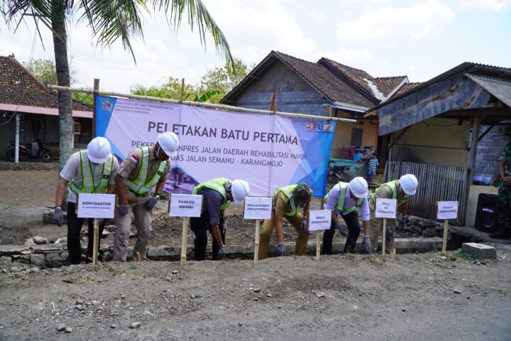 Peletakan Batu Pertama Pembangunan Jalan