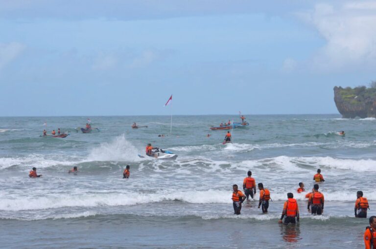 Upacara Di Tengah Laut