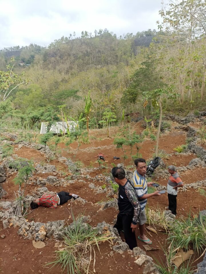 Dua Korban Saat Diselamatkan Warga