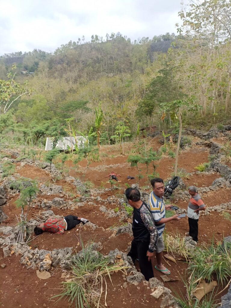 Dua Korban Saat Diselamatkan Warga