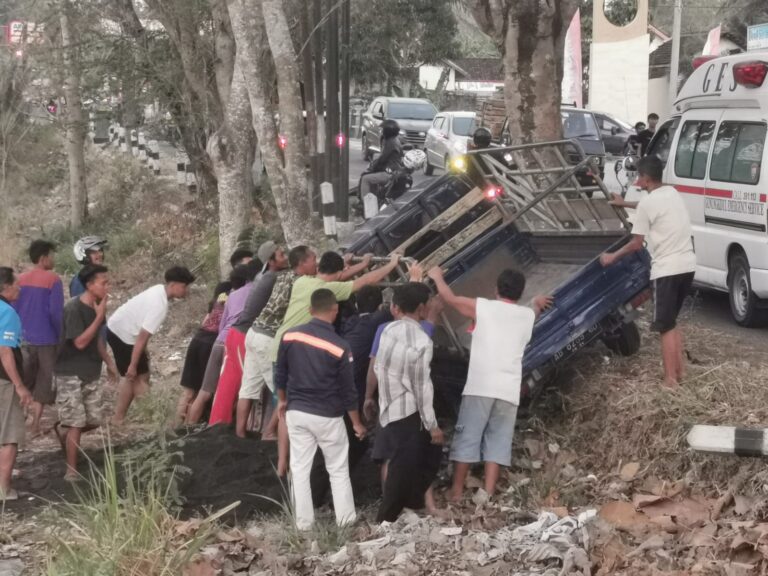 Mobil Korban Saat Dievakuasi