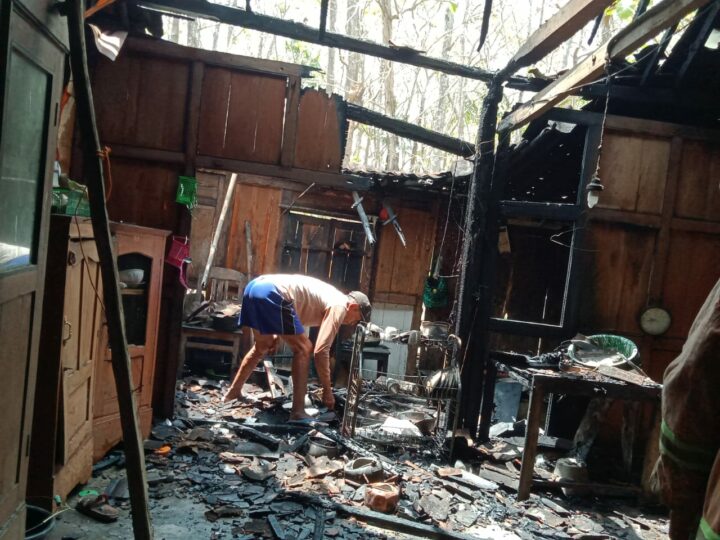 Rumah Terbakar
