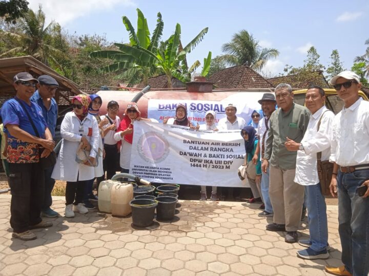 Alumni UII Droping Air Bersih