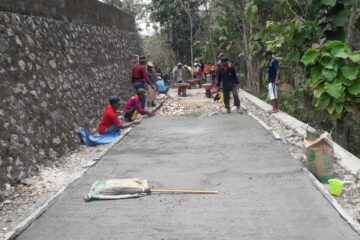 Pembangunan Jalan Swadaya Masyarakat