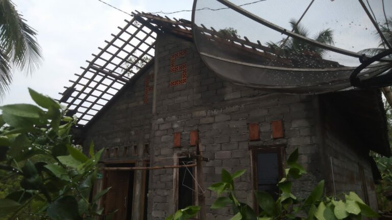 Rumah Yang Terdampak Hujan Dan Angin
