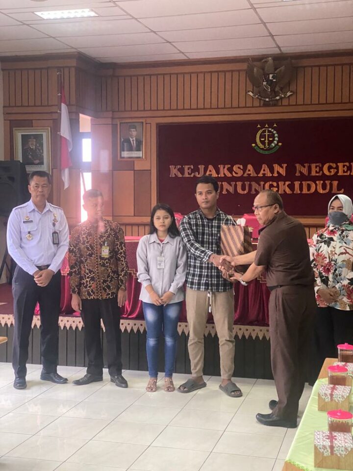 Penyerahan Restitusi