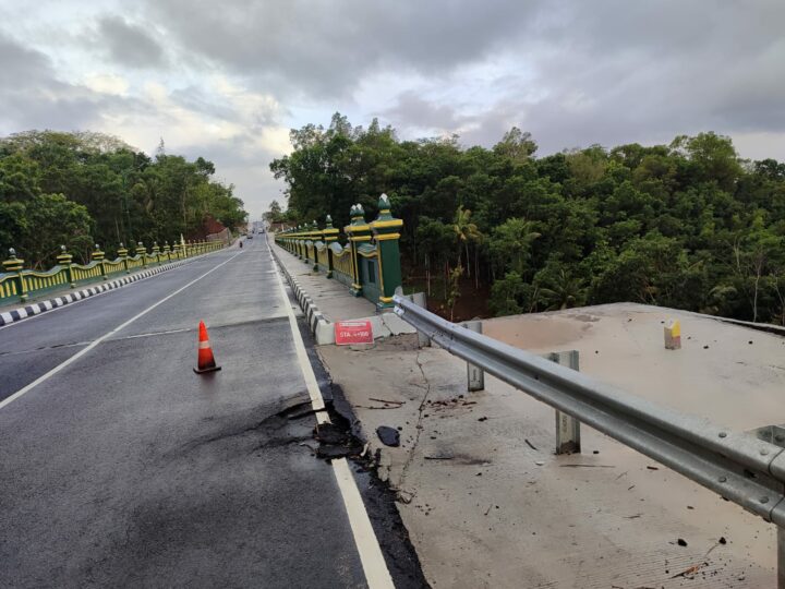 Jalan Tawang Ngalang Ambles