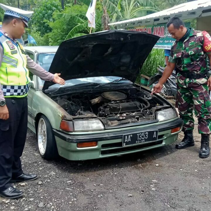 Mobil Yang Terbakar
