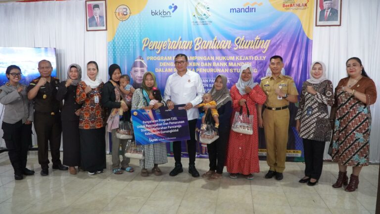 Penyerahan Bantuan Penanganan Stunting