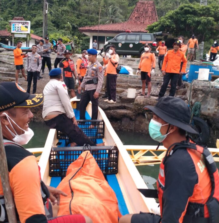 Evakuasi Laka Laut