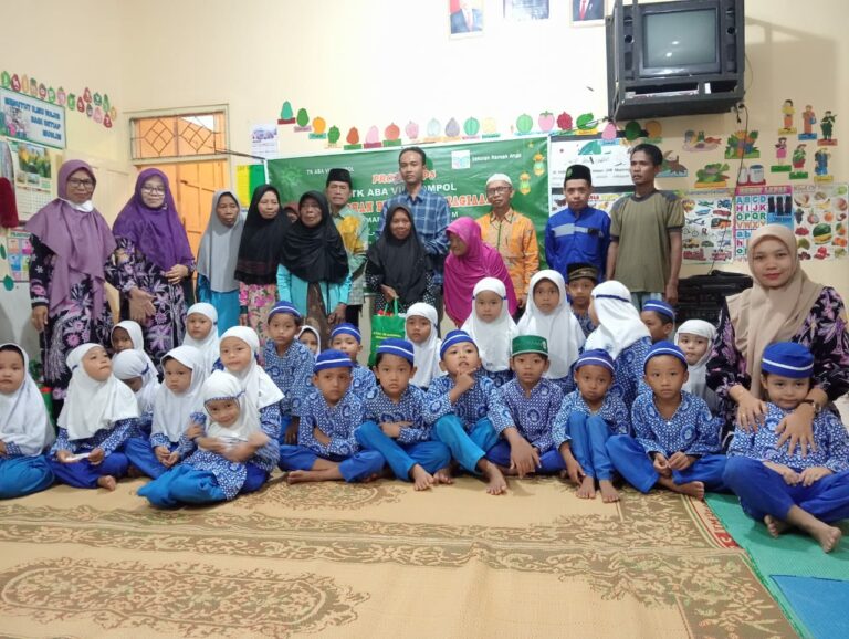 Guru Dan Siswa TK ABA VIII Dompol