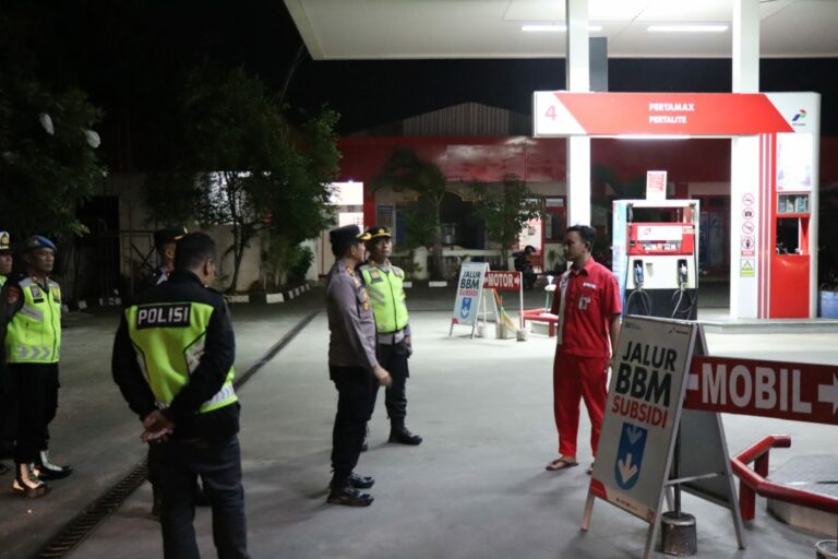 Pengecekan BBM Di SPBU