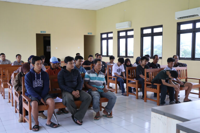 Sekelompok Remaja Yang Terindikasi Perang Sarung