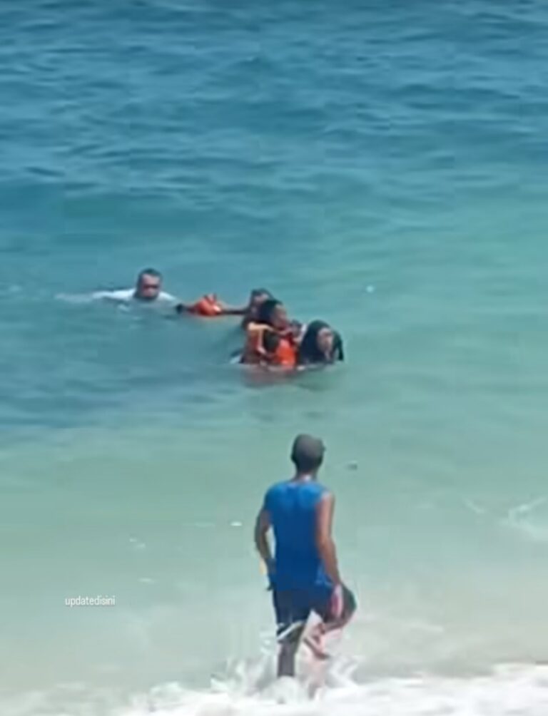 Korban Saat Dievakuasi Tim SAR