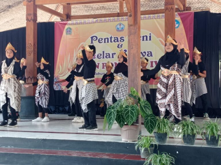 Pentas Seni SDN Ponjong IV