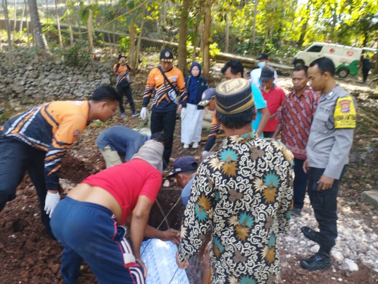 Pemakaman Jenazah Anak