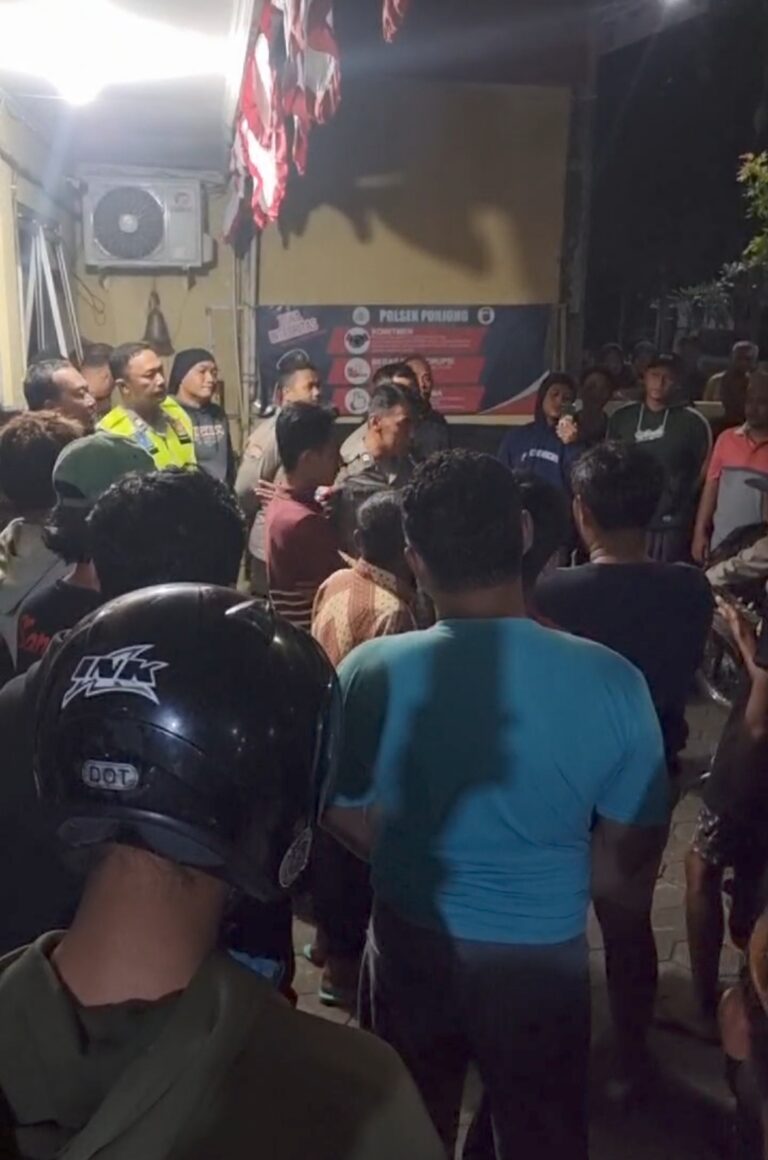 Warga Silingi Menggeruduk Ke Polsek