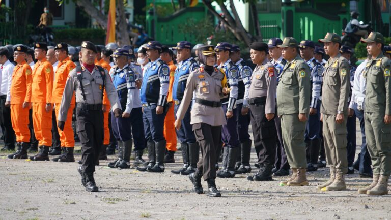 Kapolres Melakukan Cek Pasukan
