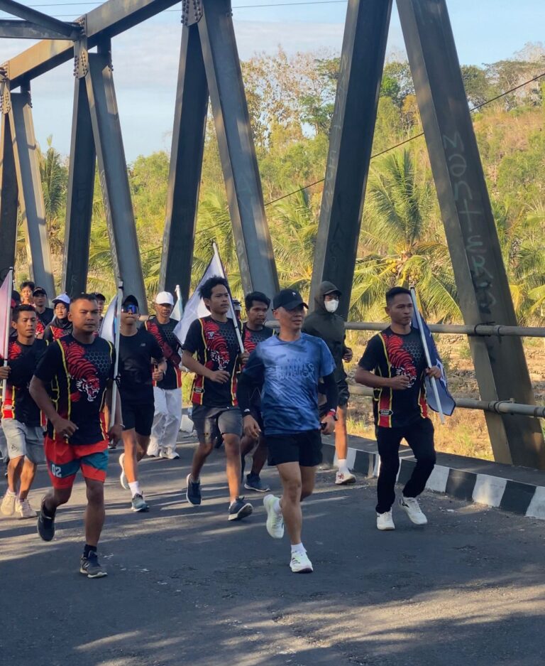 Sunaryanta Berlari Mendaftar Ke KPU