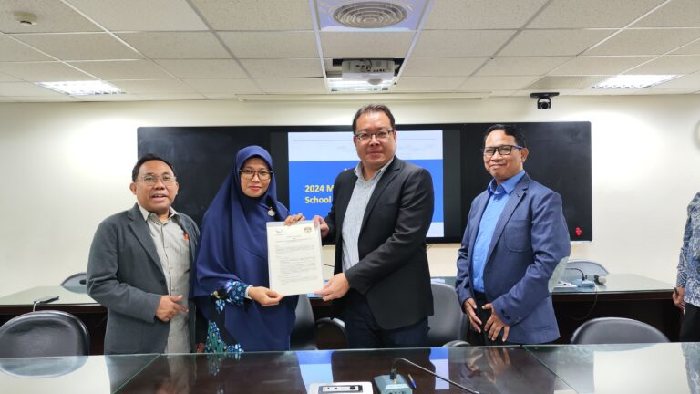 Kepala SMA Muhammadiyah Al Mujahidin Dwi Yulianti, S.Pd.I., M.Pd