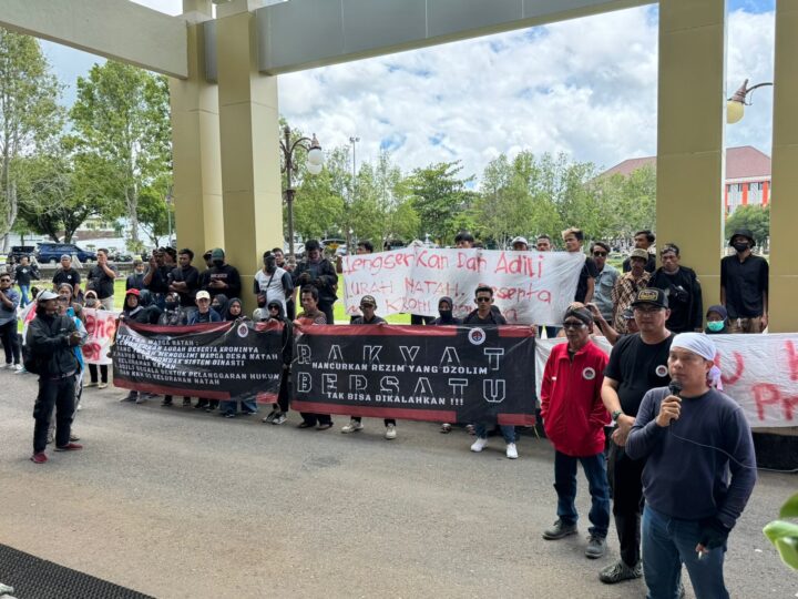 Warga Natah Nglipar Demo