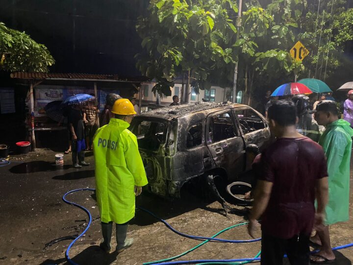 Mobil Terbakar
