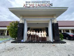 Siswa Siswi SMA Mujahidin