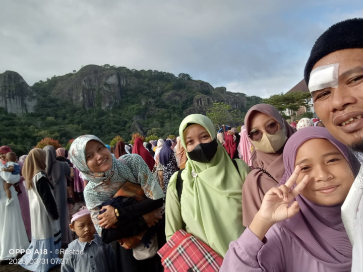 Salat Idulfitri di Embung Nglanggeran