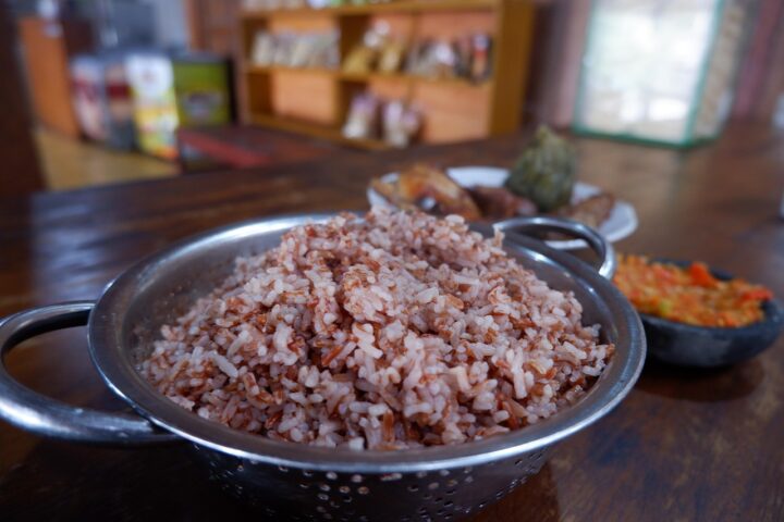 Nasi Merah Dan Sambel Bawang