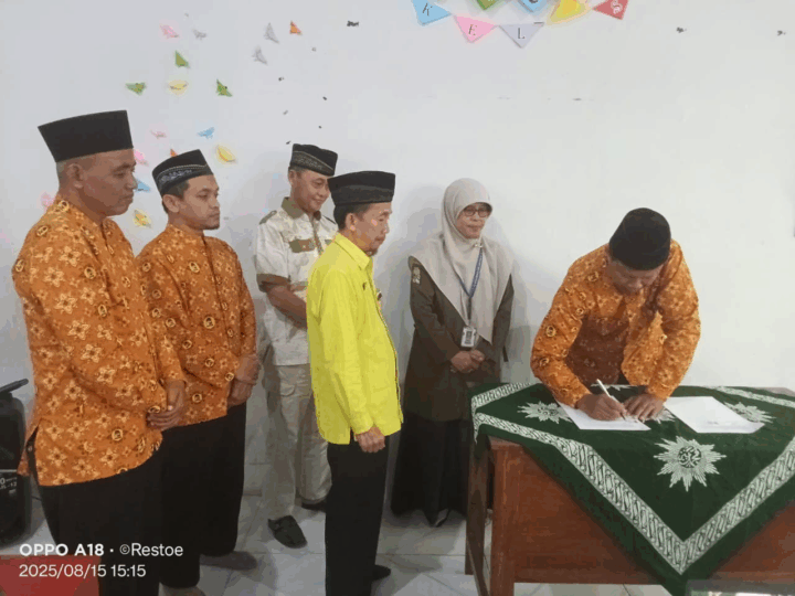 Bukan Sekadar Kertas, Tapi Semangat Guru