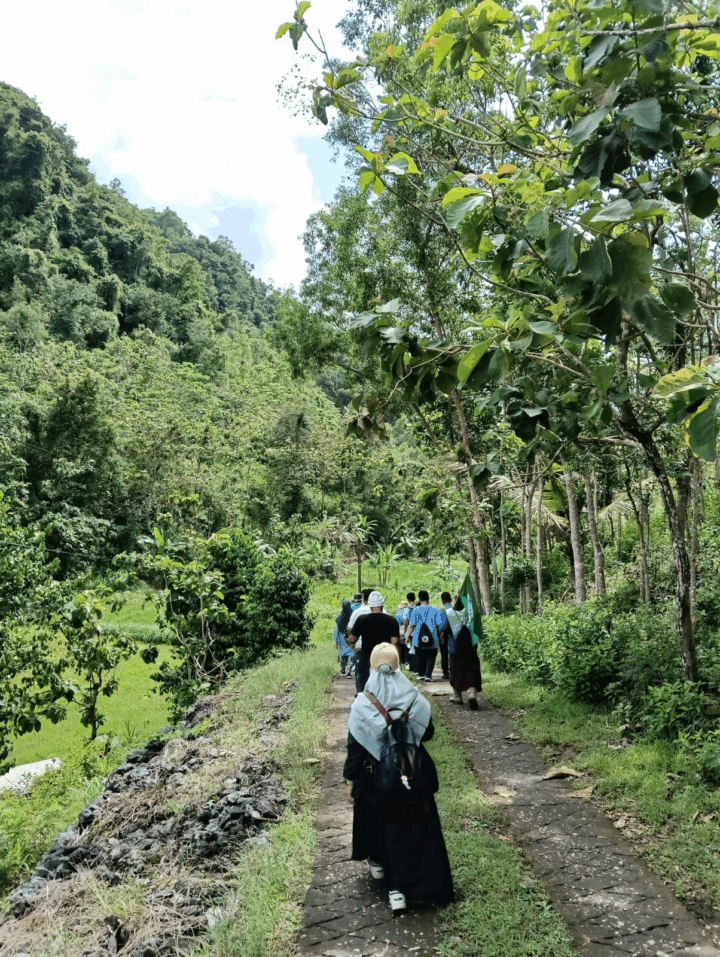 Taklukkan Medan Berbatu dan Tanah Merah