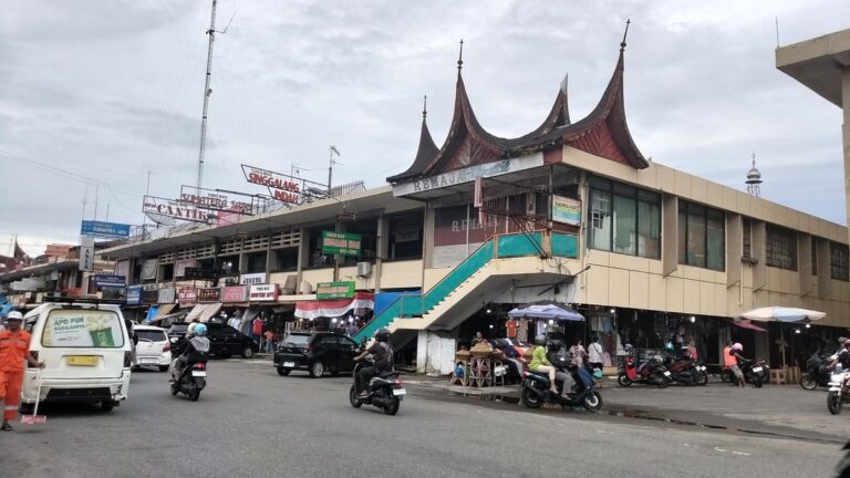 Bukan hanya ilmu dan kesegaran rohani yang diperoleh, tetapi juga berbagai manfaat dari kegiatan sosial, hasil bumi serta produk kuliner masyarakat. - foto utama