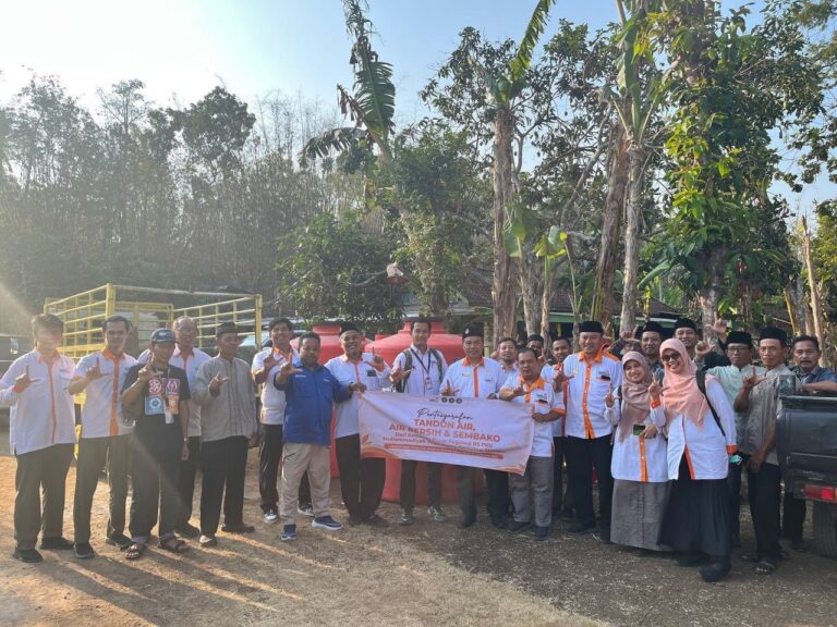 Ratusan Paket Sembako, Torn Air Dan Air Bersih Kembali Disalurkan Untuk Warga Gunungkidul, Kali Ini Dari Grup PKU Muhammadiyah - foto utama