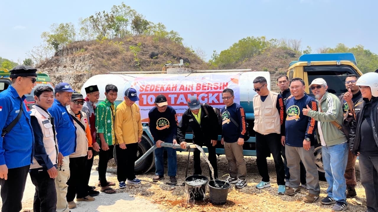 Rektor UAD, Motoran Ke Gunungkidul Berikan Bantuan Air Bersih - foto pendukung-3