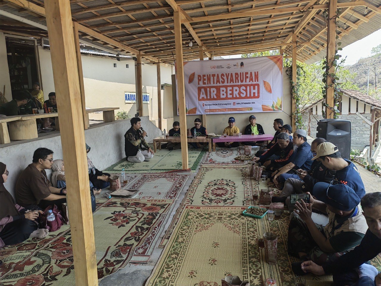 Rektor UAD, Motoran Ke Gunungkidul Berikan Bantuan Air Bersih - foto pendukung-4