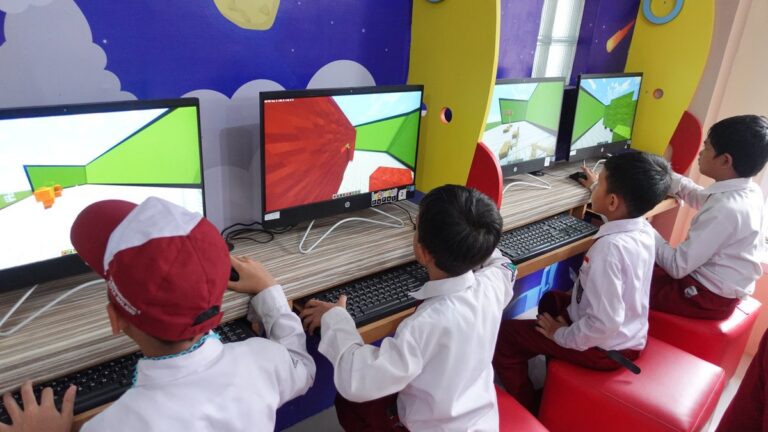 Sekolah Dengan Jurusan Animasi Satu-satunya Di Gunungkidul, Tahun Ini Terima 200 Lebih Murid Baru - foto utama