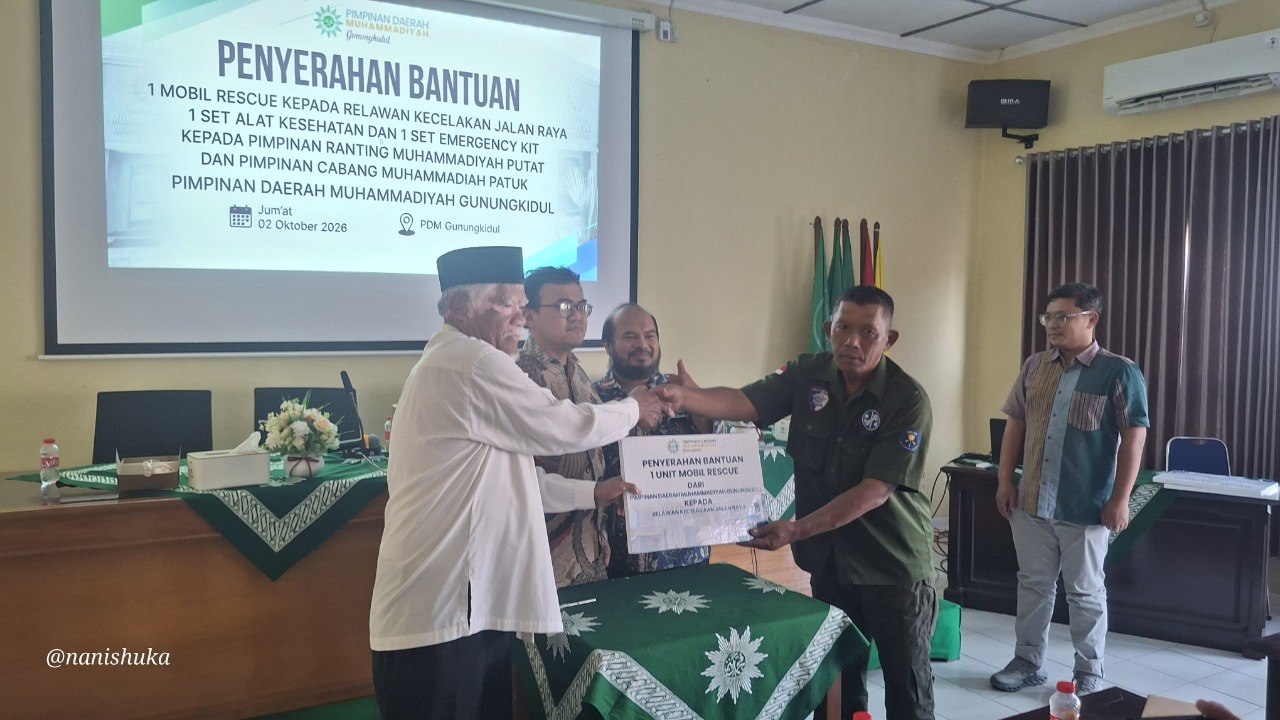 Rkjr Patuk Gunungkidul. Dukung Relawan Kecelakaan Jalan Raya, Muhammadiyah Gunungkidul Serahkan Mobil Ambulan Dan